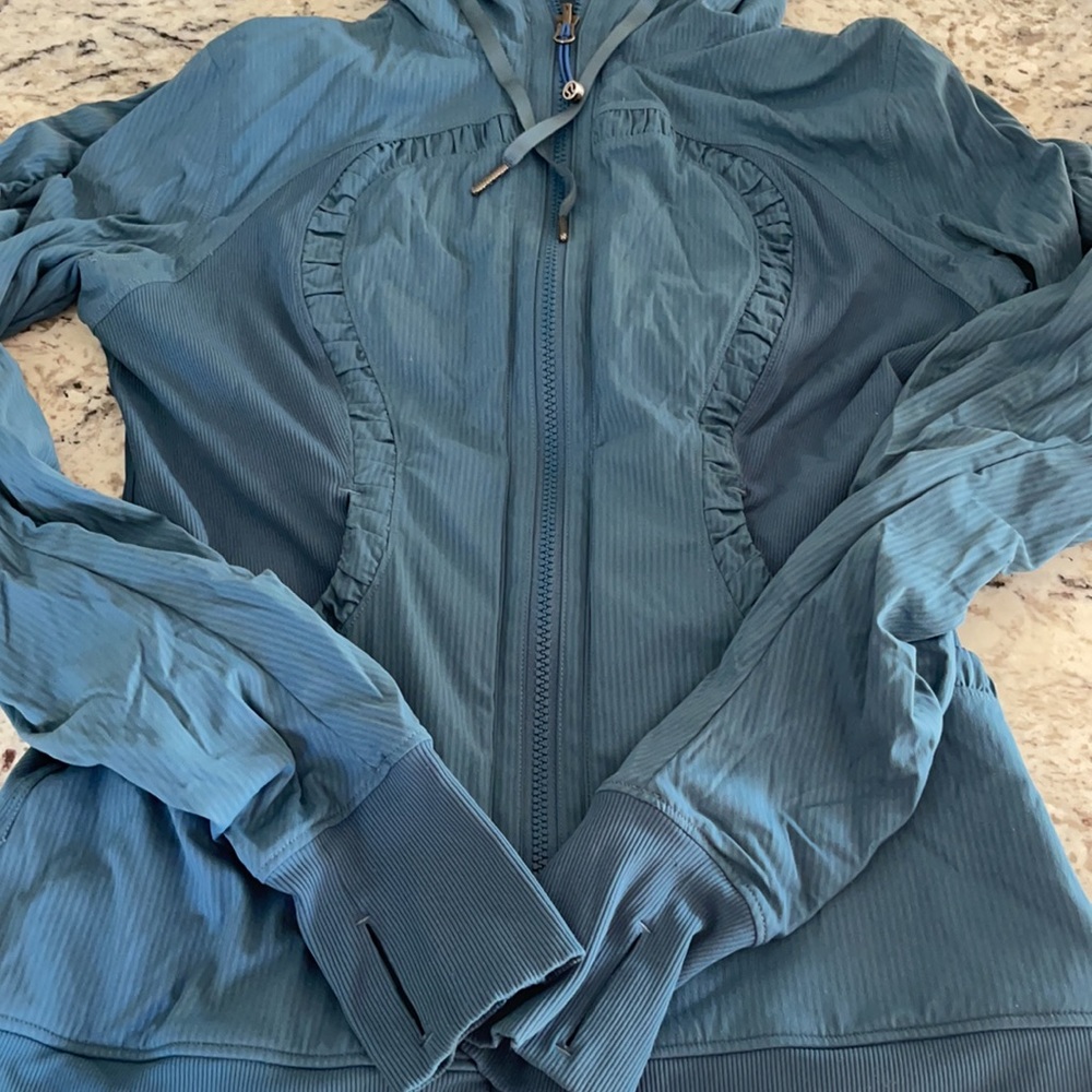 Lululemon jacket - Picture 3 of 6